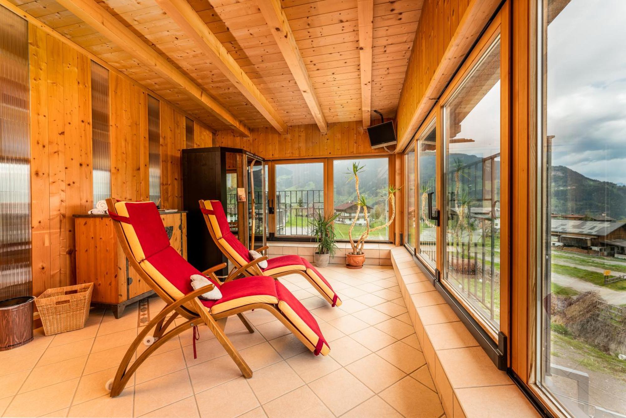 Alpen Wohlfuehlhotel Doerflwirt Hainzenberg Zewnętrze zdjęcie